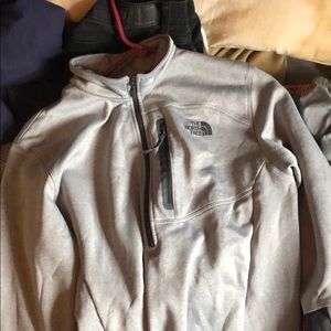 North face pullover